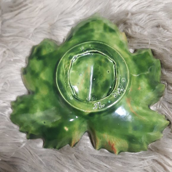 ((Listing#177)) Green Leaf Bowl - Picture 2 of 6
